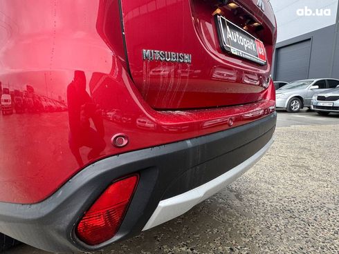 Mitsubishi Outlander 2018 красный - фото 9