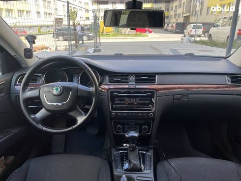 Skoda Superb 2011 вишневый - фото 9