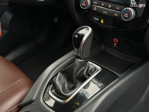 Nissan Rogue 2017 серый - фото 46