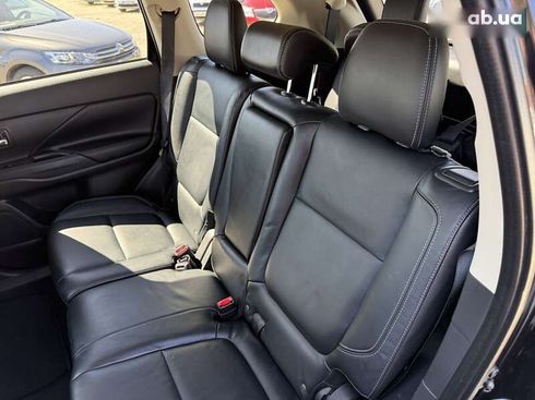 Mitsubishi Outlander 2018 - фото 16