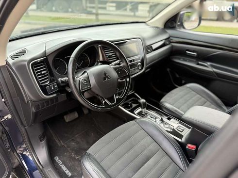 Mitsubishi Outlander 2019 - фото 17