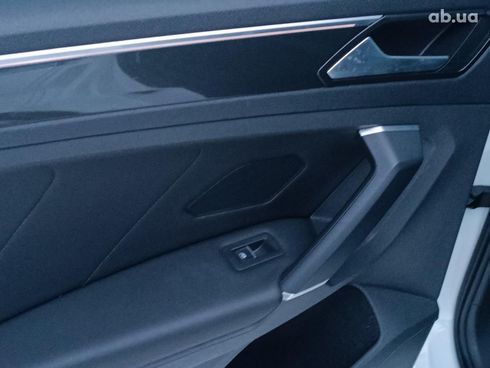 Volkswagen Tiguan 2018 белый - фото 35