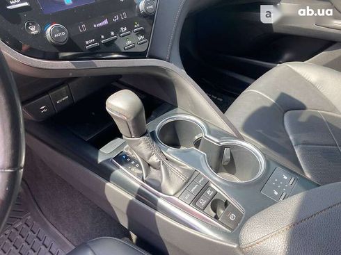 Toyota Camry 2019 - фото 18