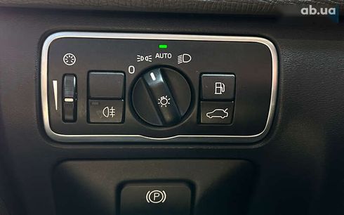 Volvo XC60 2017 - фото 24