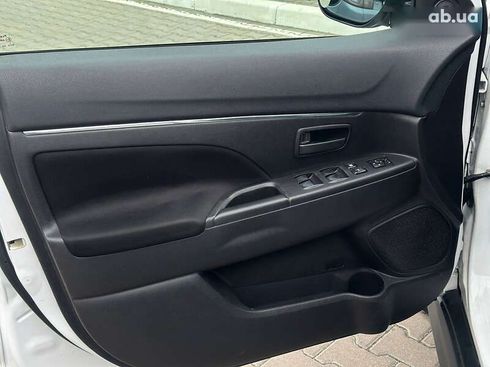 Mitsubishi Outlander 2015 - фото 28