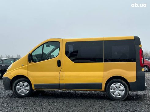 Renault Trafic 2007 желтый - фото 4