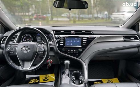 Toyota Camry 2019 - фото 15