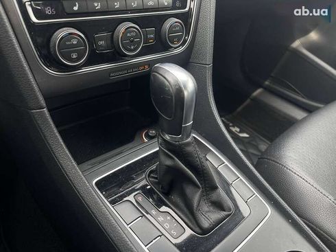 Volkswagen Passat 2017 - фото 28