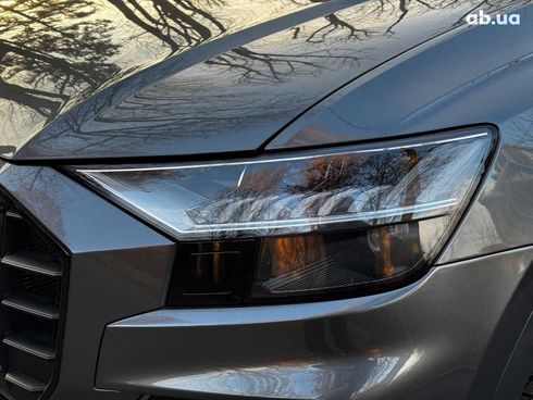 Audi Q8 2020 серый - фото 16