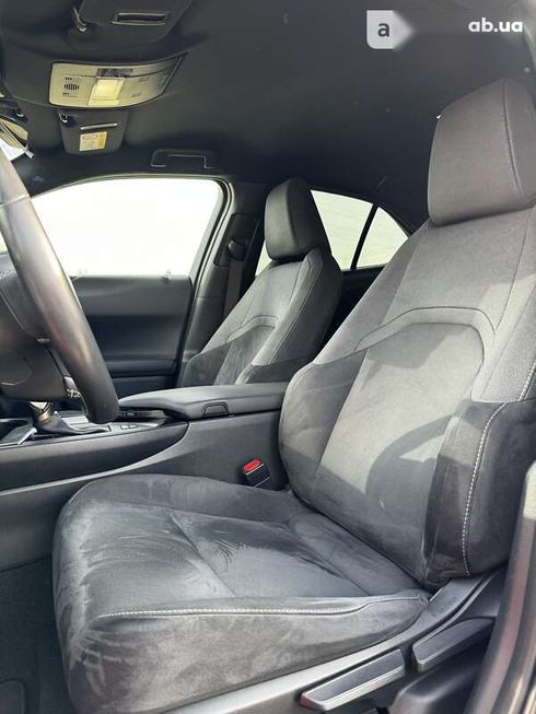Lexus UX 2019 - фото 19