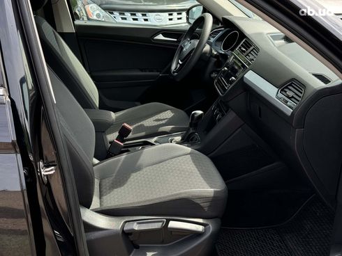 Volkswagen Tiguan 2019 черный - фото 26