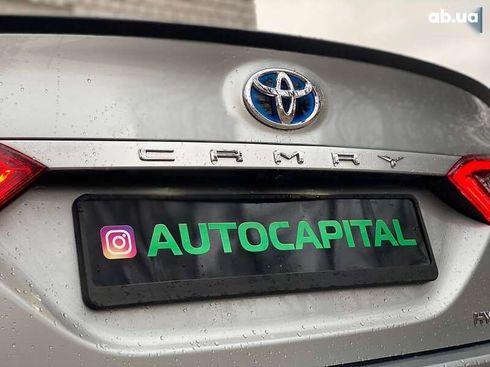 Toyota Camry 2020 - фото 12