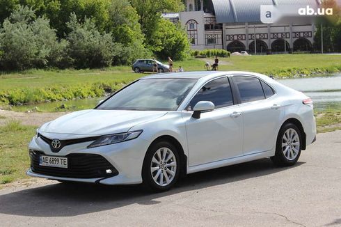 Toyota Camry 2020 - фото 5