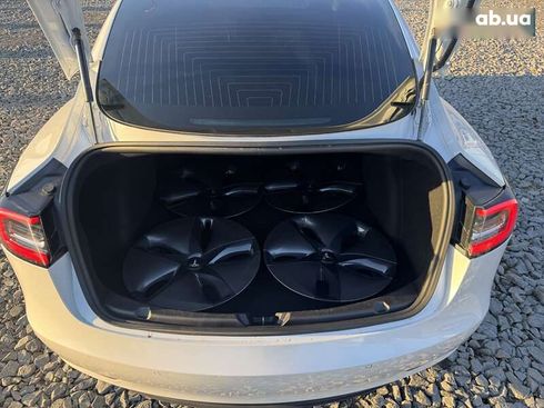 Tesla Model 3 2020 - фото 4