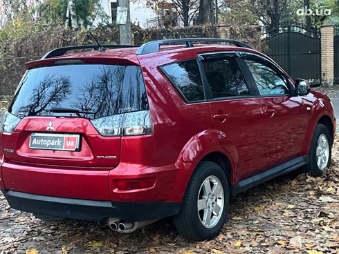 Mitsubishi Outlander 2010 красный - фото 11