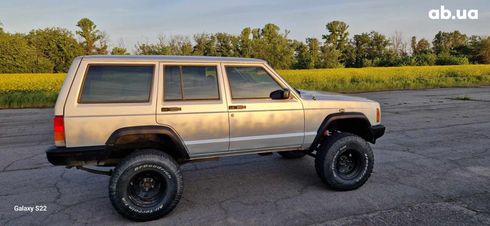 Jeep Cherokee 1998 серебристый - фото 2