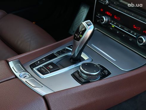 BMW 5 серия 2015 серый - фото 29