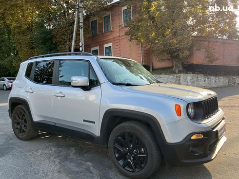 Jeep Renegade 2017 серый - фото 3