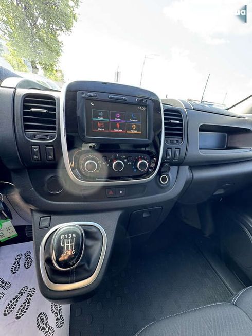 Renault Trafic 2020 - фото 21