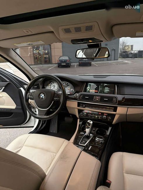 BMW 5 серия 2014 - фото 14