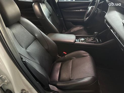 Mazda 3 2019 белый - фото 10