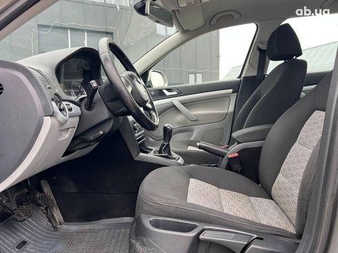 Skoda Octavia 2010 серый - фото 19