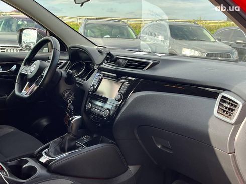 Nissan Qashqai 2019 красный - фото 42