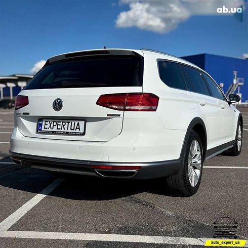 Volkswagen passat alltrack 2018 - фото 3