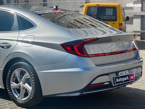 Hyundai Sonata 2020 серый - фото 11