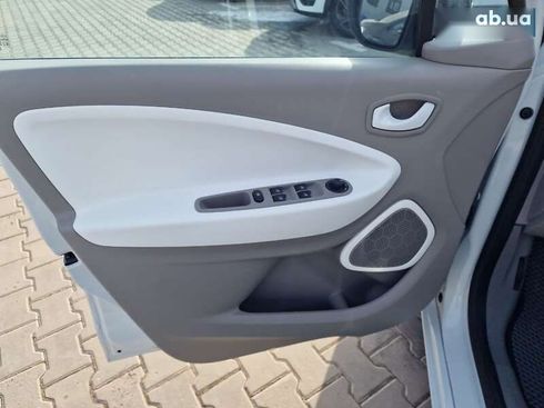 Renault Zoe 2014 - фото 16