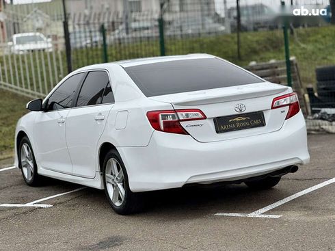 Toyota Camry 2014 - фото 12
