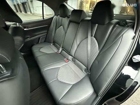 Toyota Camry 2023 - фото 16