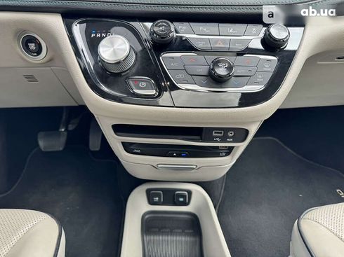 Chrysler Pacifica 2017 - фото 22