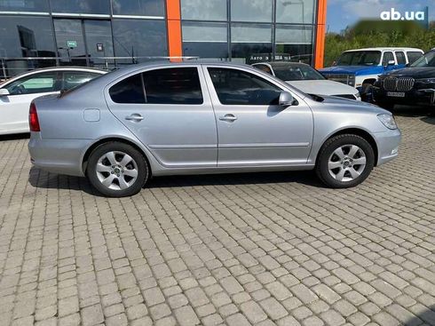 Skoda Octavia 2010 - фото 8