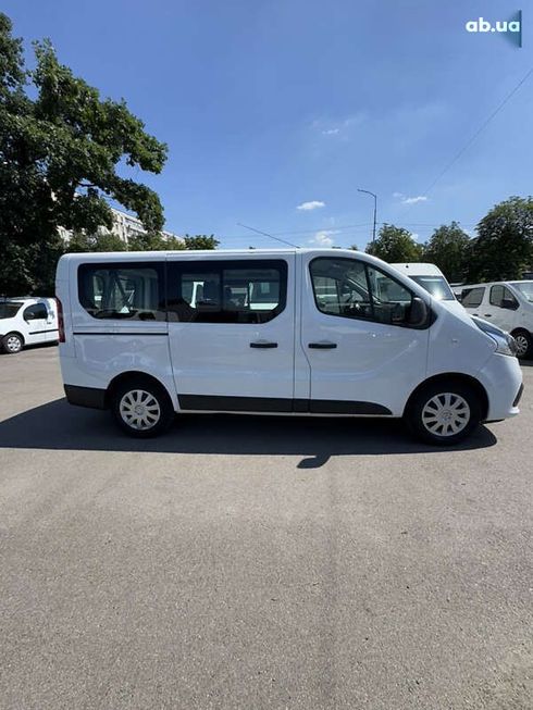 Renault Trafic 2018 - фото 11