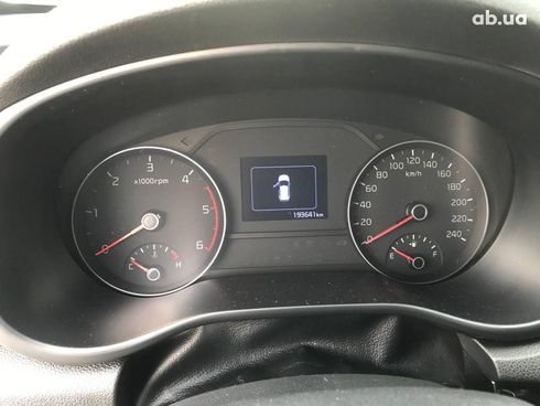 Kia Sportage 2017 белый - фото 15