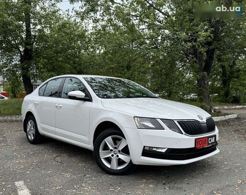 Skoda Octavia 2018 - фото 12