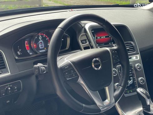 Volvo XC60 2015 черный - фото 18