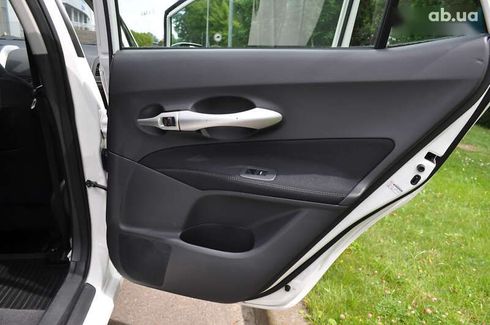 Toyota Auris 2011 - фото 29