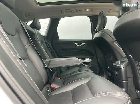 Volvo XC60 2023 - фото 30