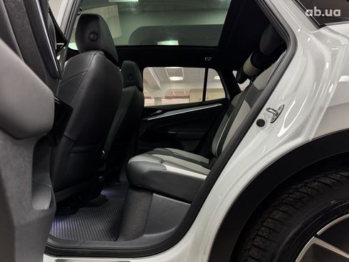 Volkswagen ID.4 2023 белый - фото 10