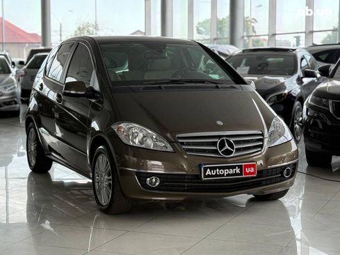 Mercedes-Benz A-Класс 2009 коричневый - фото 3