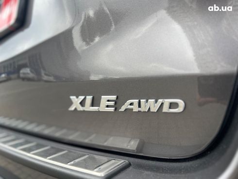 Toyota Highlander 2019 серый - фото 12