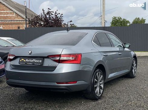 Skoda Superb 2017 - фото 20
