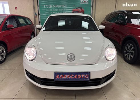 Volkswagen Beetle 2012 белый - фото 10