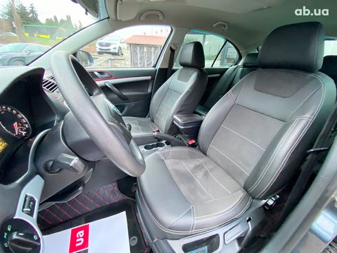 Skoda Octavia 2010 серый - фото 16