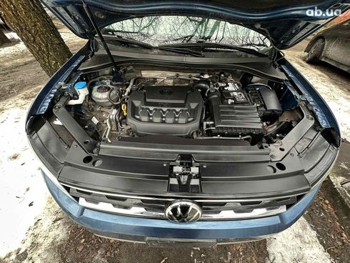 Volkswagen Tiguan 2018 синий - фото 8