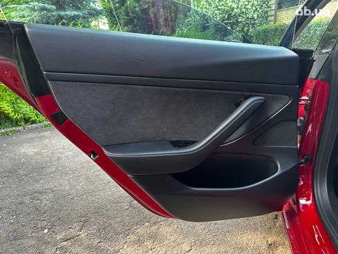 Tesla Model 3 2020 красный - фото 15