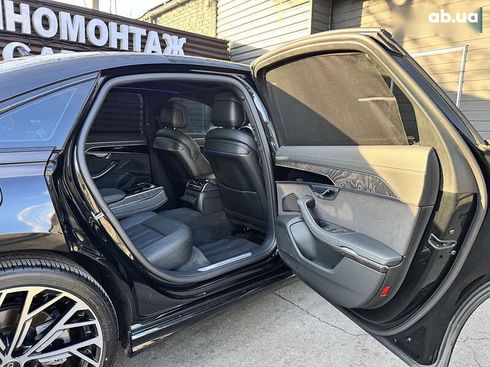 Audi A8 2023 - фото 30