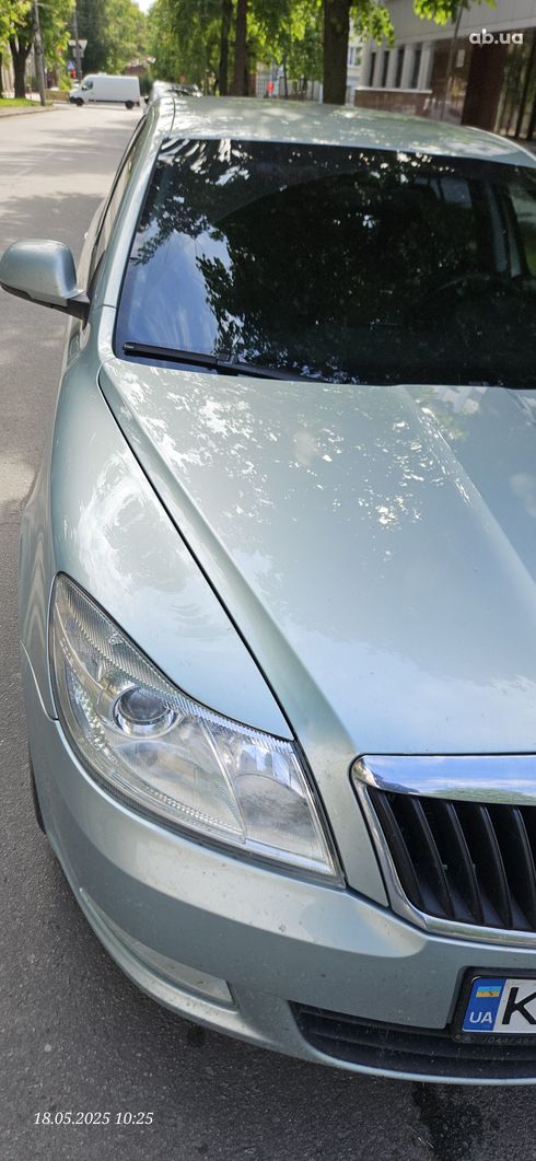 Skoda Octavia 2011 зеленый - фото 2